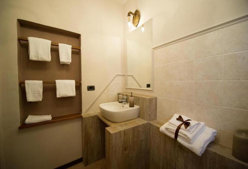带大床的豪华间, B&b Borgo Cortese