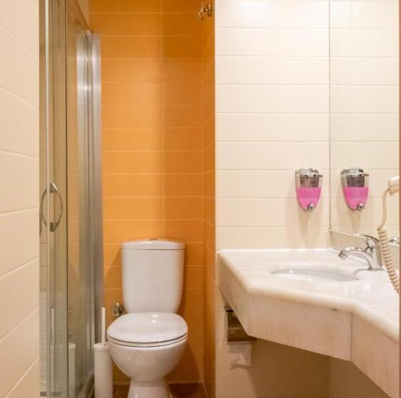 اتاق کلاسیک سه تخته, Antik Hotel Istanbul