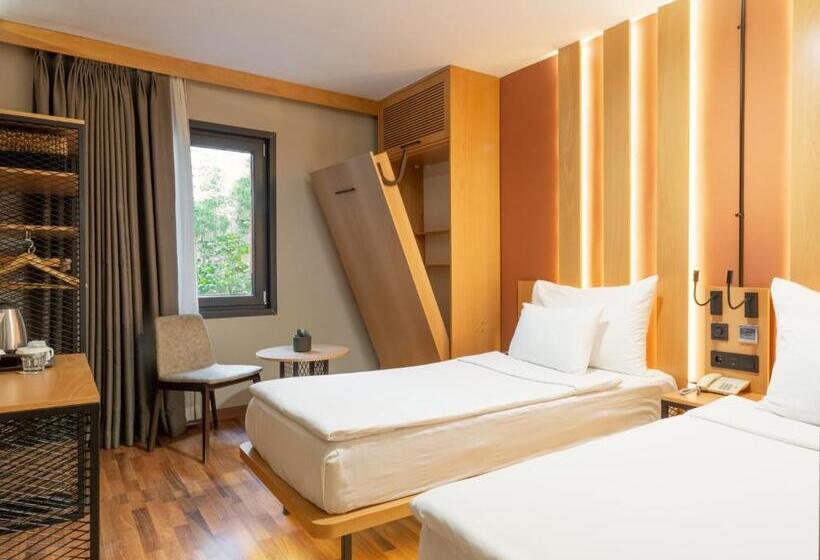 اتاق کلاسیک سه تخته, Antik Hotel Istanbul