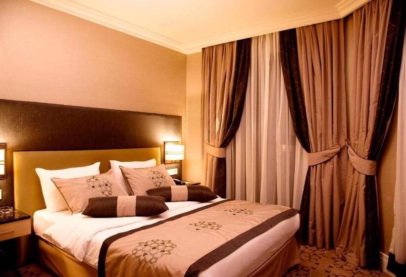 اتاق استاندارد, Darkhill