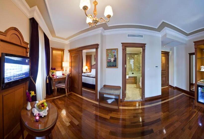سوییت خانوادگی, Glk Premier Acropol Suites & Spa