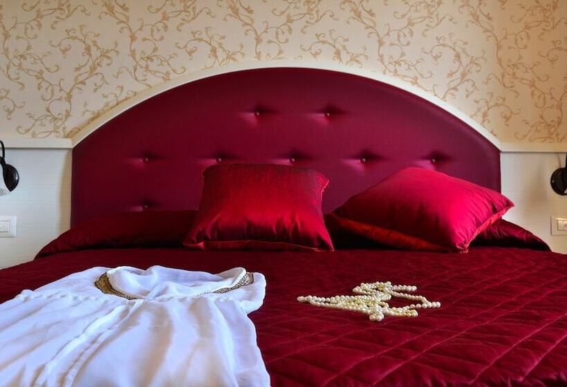 سوییت جونیور با چشم‌انداز شهر, Boutique Hotel Casa Faccioli