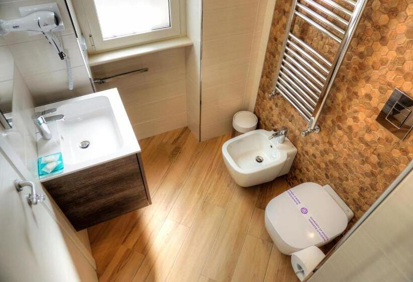 اتاق لوکس, Little Rock Guest House