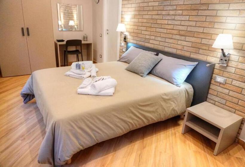 اتاق لوکس, Little Rock Guest House