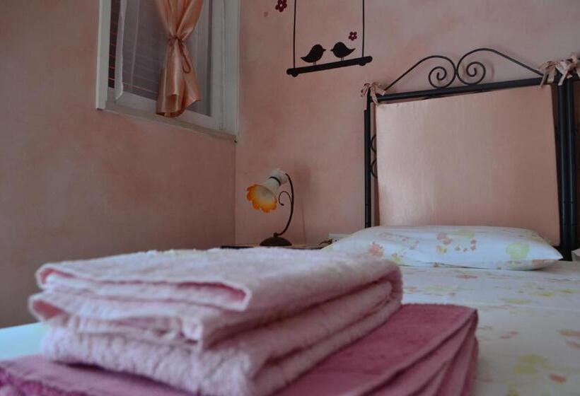 Номер Стандарт Трехместный, Villa Nike B&b