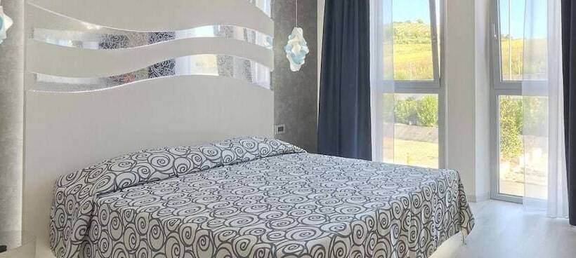 اتاق استاندارد, La Perla