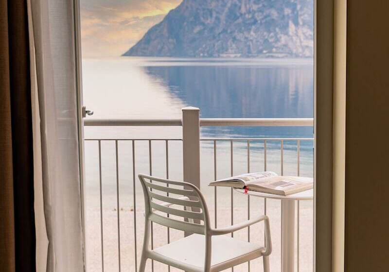 Quarto Estandar Vista Lago, Baia Azzurra   Lake Front