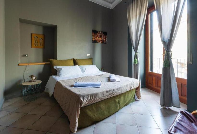 اتاق لوکس با بالکن, Terrazza Santa Chiara
