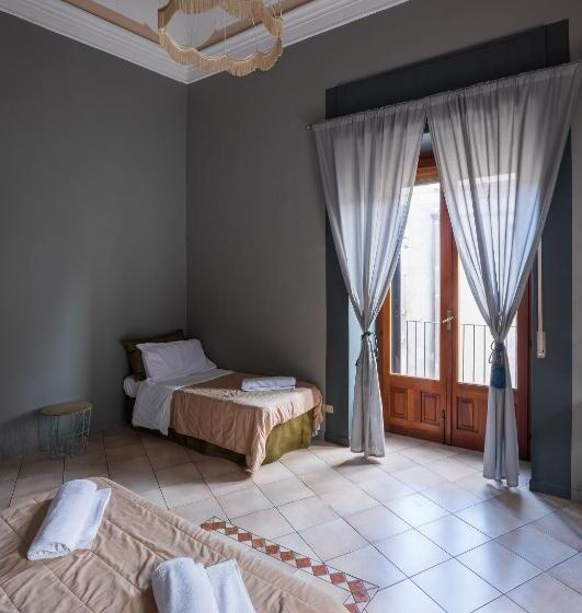 اتاق استاندارد سه نفره, Terrazza Santa Chiara