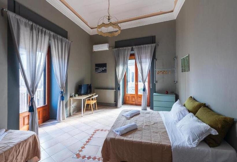 اتاق استاندارد سه نفره, Terrazza Santa Chiara
