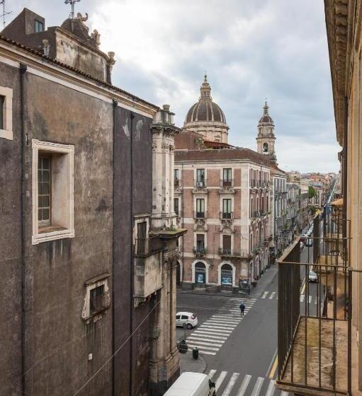 اتاق استاندارد سه نفره, Terrazza Santa Chiara