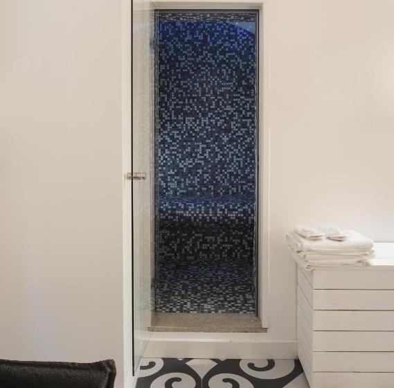 سوئیت با تخت بزرگ, Sui Tetti Luxury Rooms
