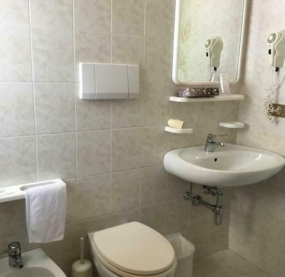 Номер Стандарт Трехместный, Garni Astor
