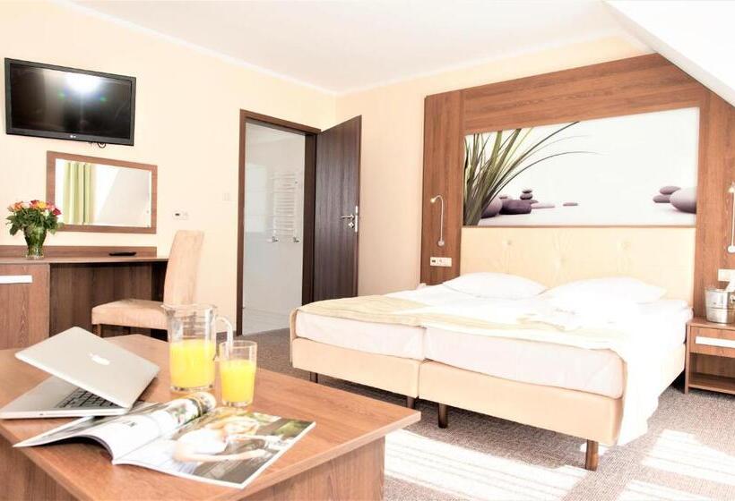 اتاق لوکس, Puchacz  Spa