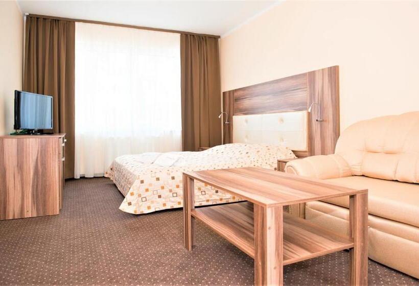 استودیوی استاندارد, Puchacz  Spa