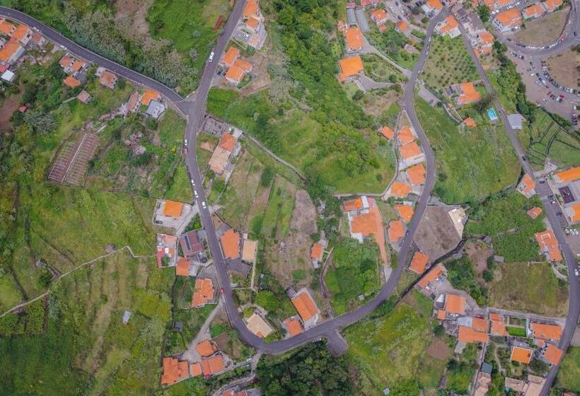 اتاق استاندارد با بالکن, Madeira Surf Lodge