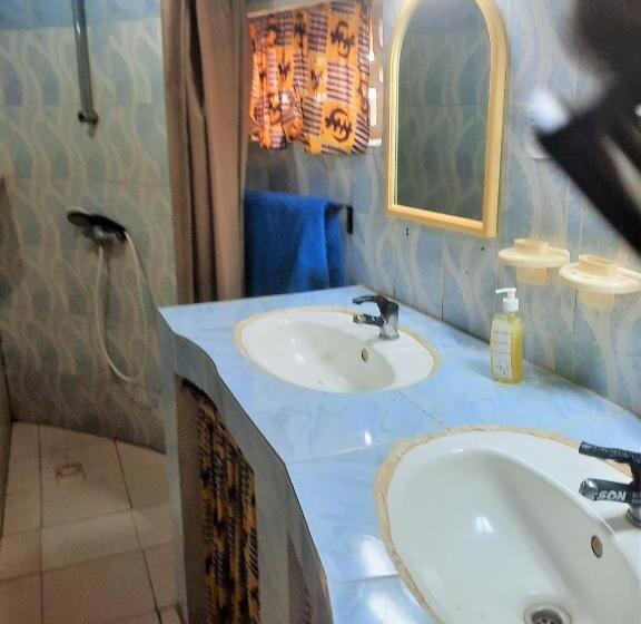 اتاق استاندارد چهار تخته, Le Chamama