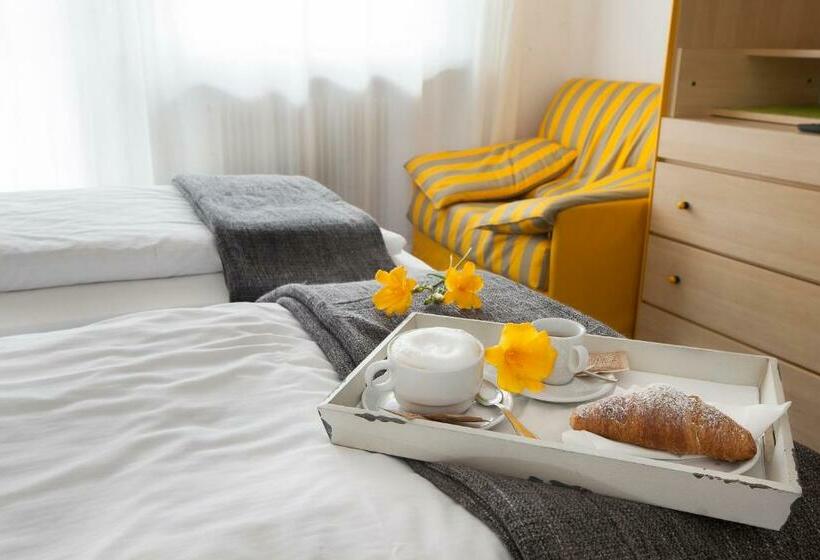 스탠다드 발코니 룸, Park Hotel Eden