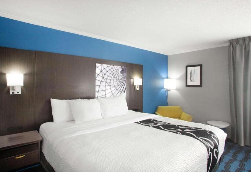 Номер Deluxe Кровать Кинг, La Quinta Inn By Wyndham St. Louis Hazelwood  Airport North