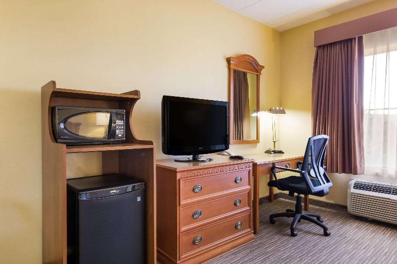 اتاق استاندارد با تخت بزرگ, Quality Inn & Suites Cvg Airport