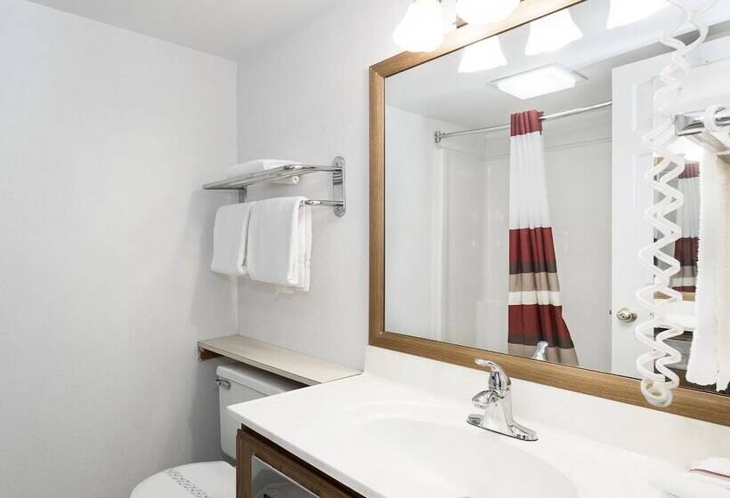 Номер Deluxe, Red Roof Inn Uhrichsville