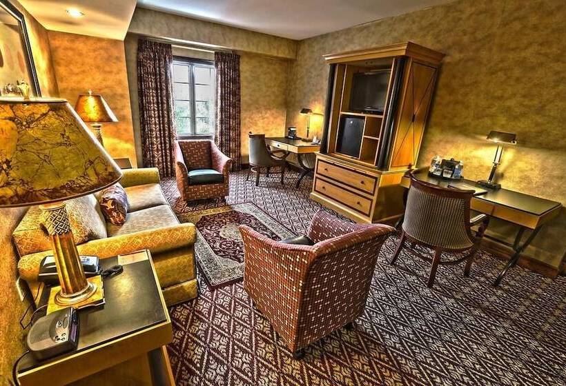 Люкс, The Bertram Inn & Conf Ctr Trademark Collection By Wyndham