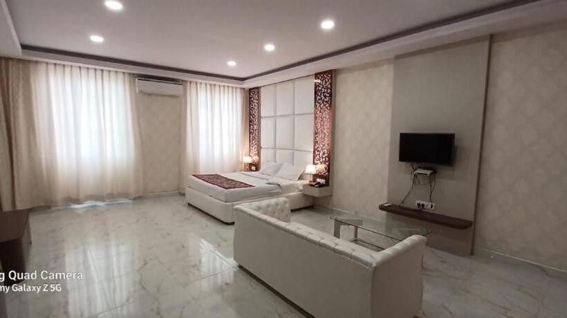 小型豪华套房, Ymca Seacom Inn