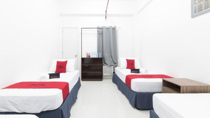 اتاق استاندارد چهار تخته, Reddoorz Near Liceo De Cagayan University Highschool