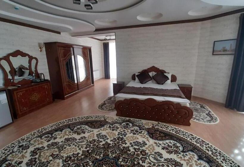 اتاق لوکس, Said Islom Khoja