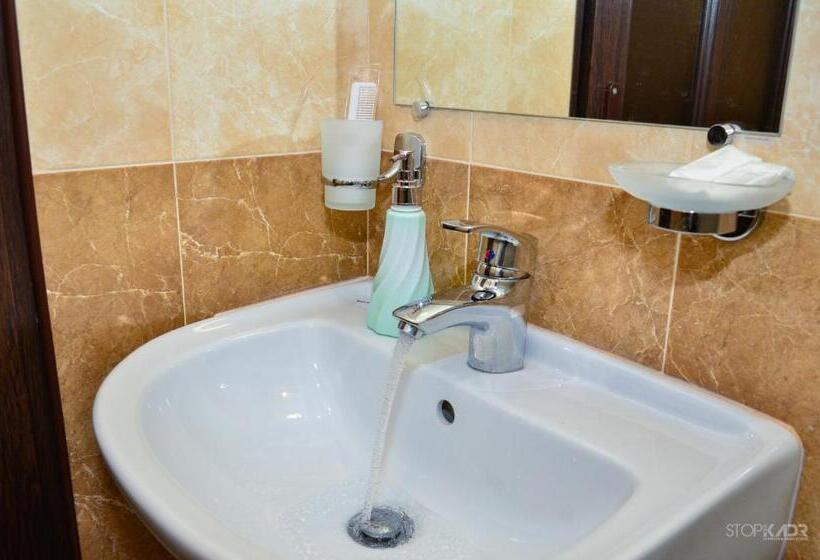 اتاق استاندارد, Asour