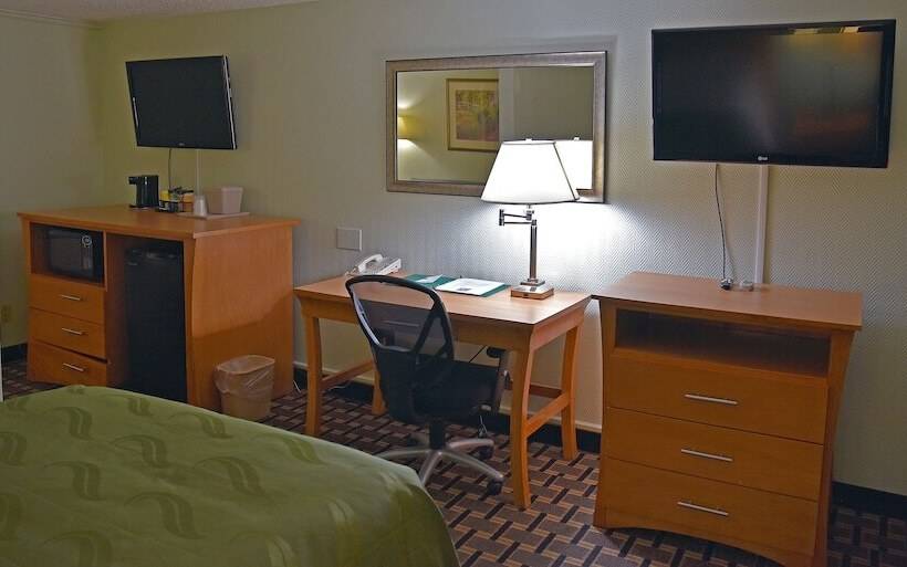 سوییت, Quality Inn & Suites Near I480 And I29