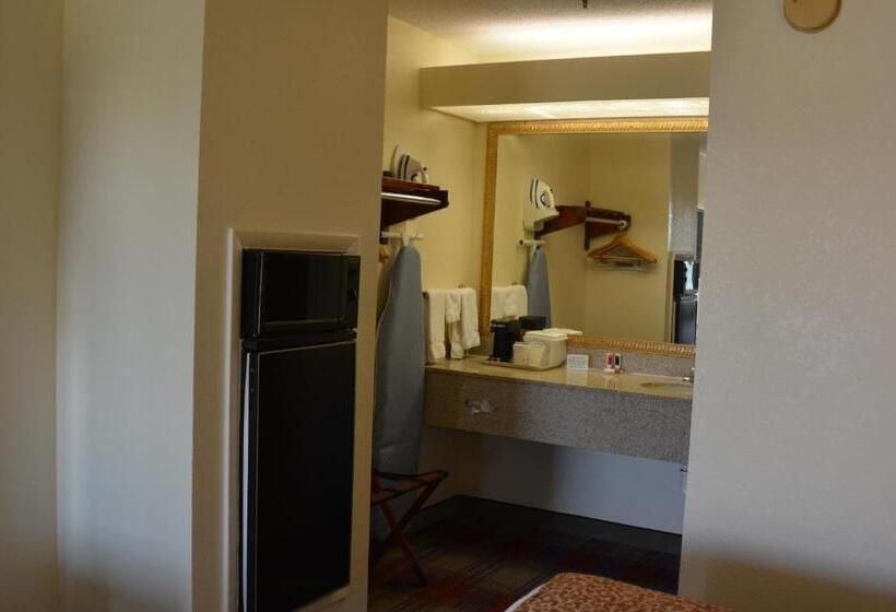 اتاق استاندارد با تخت بزرگ, Travelodge By Wyndham Montgomery East