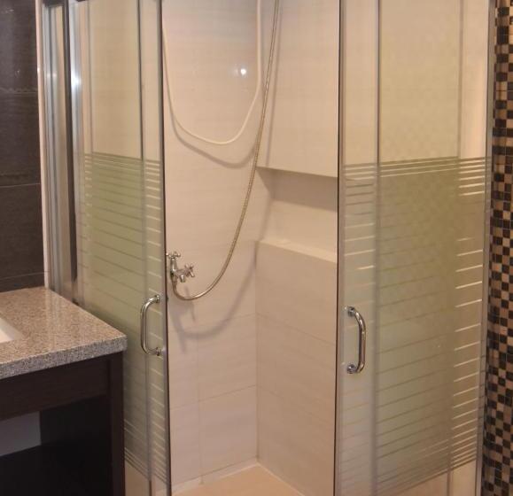 آپارتمان 2 خوابه, Andeo Suites