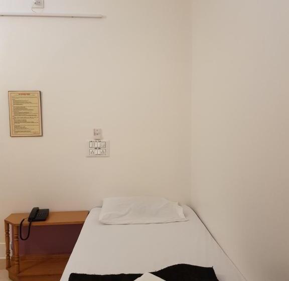 غرفة إقتصادية, Sri Kumara Lodge