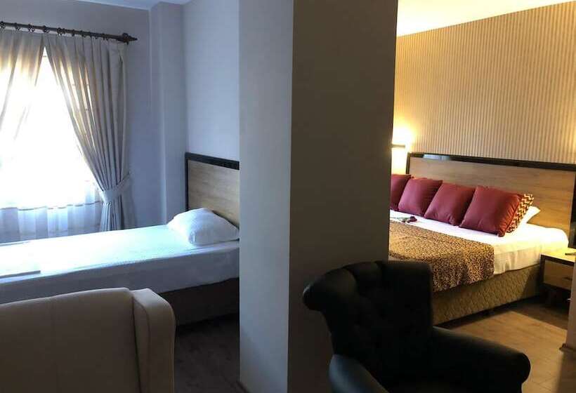 Family Suite, Suvari