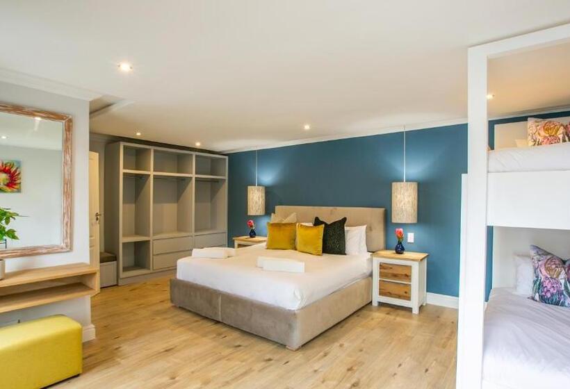 Номер Deluxe Кровать Кинг, Hout & About Guest House