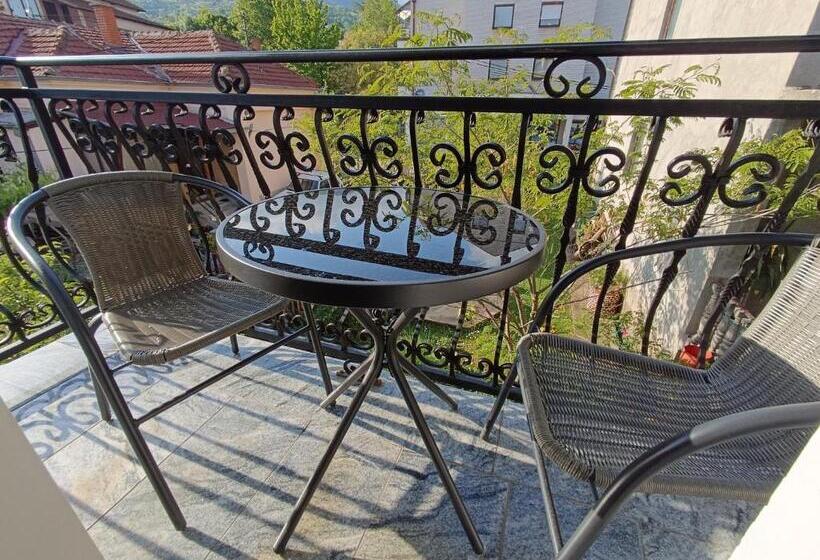 آپارتمان 2 خوابه, Vila Sentić