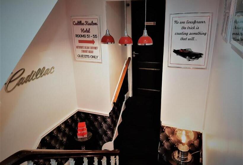 اتاق خانوادگی, Cadillac Kustomz Hotel   Breakfast Included