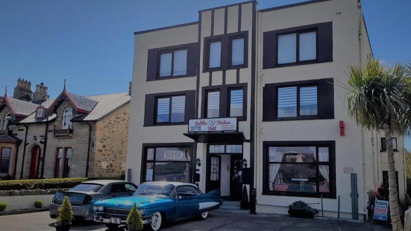 اتاق استاندارد با تخت بزرگ, Cadillac Kustomz Hotel   Breakfast Included