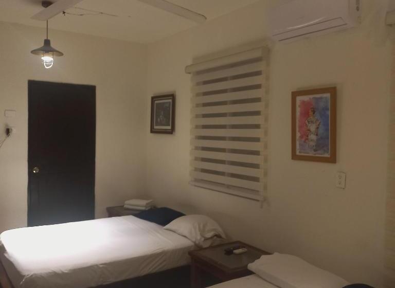 استودیوی لوکس, Bea Rooms And Studios