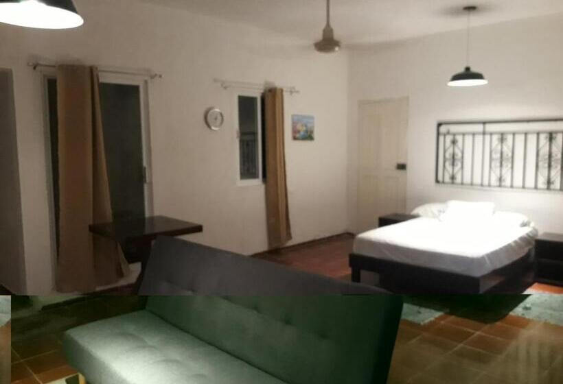 اتاق راحتی سه تخته, Bea Rooms And Studios