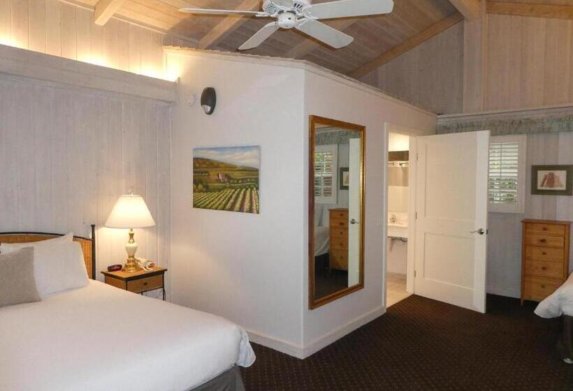 Номер Стандарт, Carmel Fireplace Inn