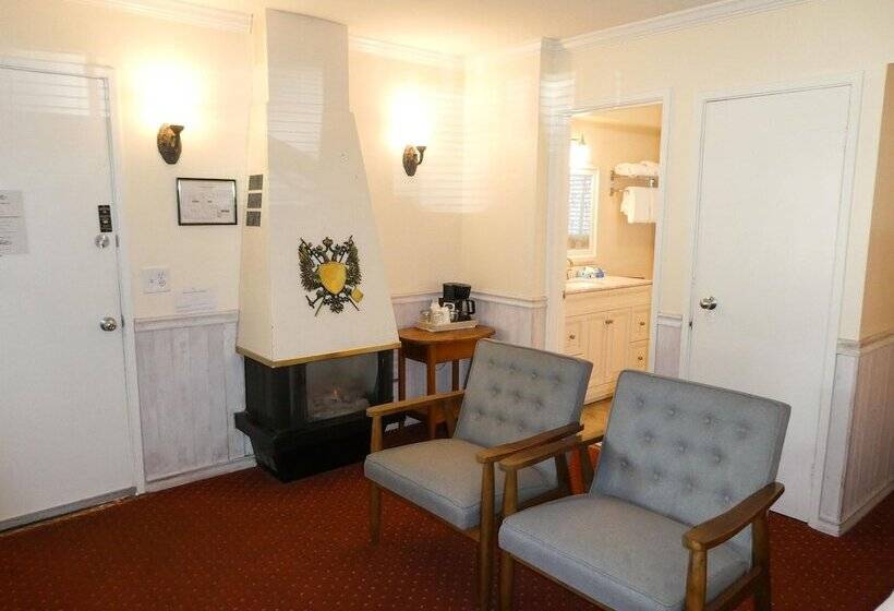 Номер Стандарт, Carmel Fireplace Inn