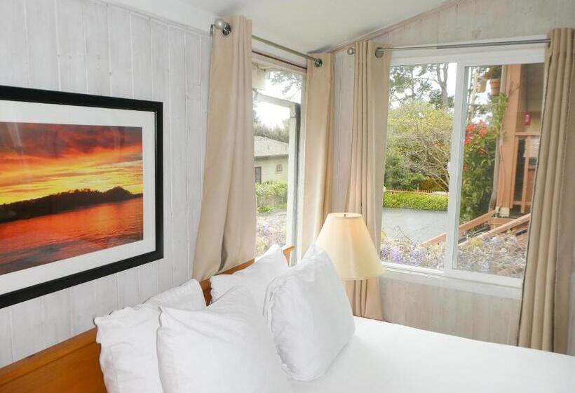 Номер Стандарт, Carmel Fireplace Inn