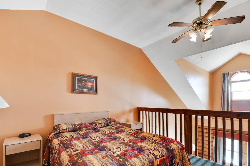 اتاق استاندارد, Casa Loma Economy Inn