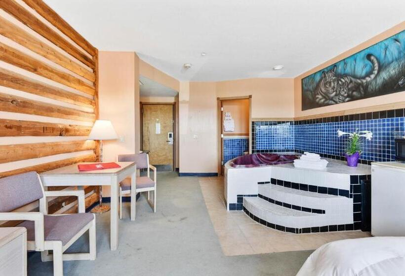اتاق لوکس, Casa Loma Economy Inn