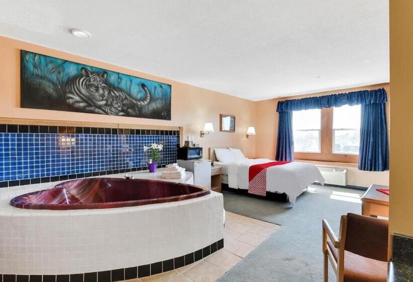 اتاق لوکس, Casa Loma Economy Inn