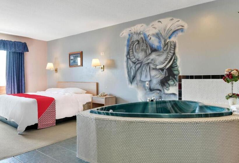 سوئیت با وان آب گرم, Casa Loma Economy Inn