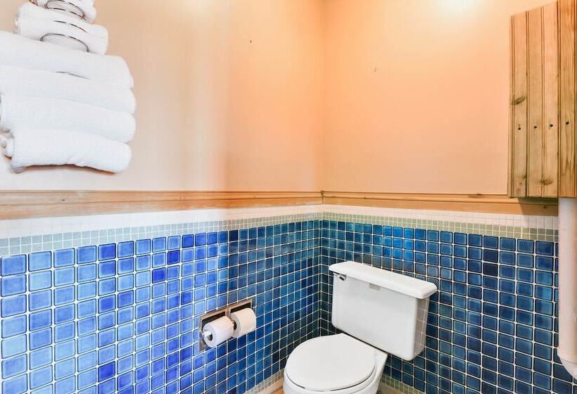 اتاق لوکس, Casa Loma Economy Inn