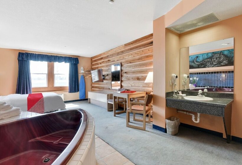 اتاق لوکس, Casa Loma Economy Inn